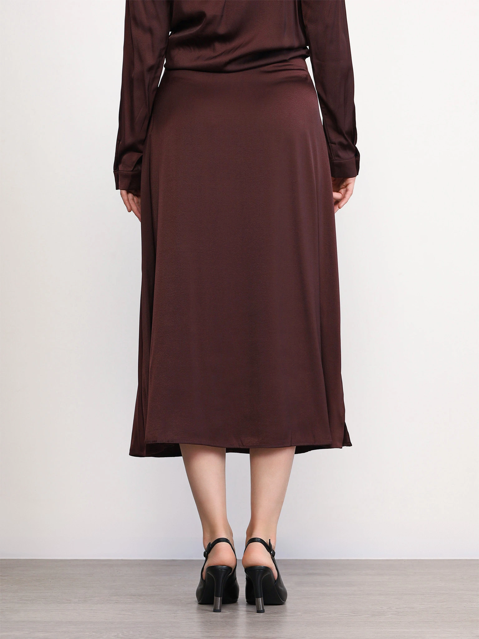 Юбка с разрезом сбоку темно-бордового цвета